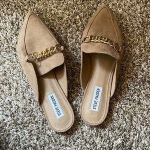 Steve Madden Pointed Toe Beige and Suede Shoe (Mule)